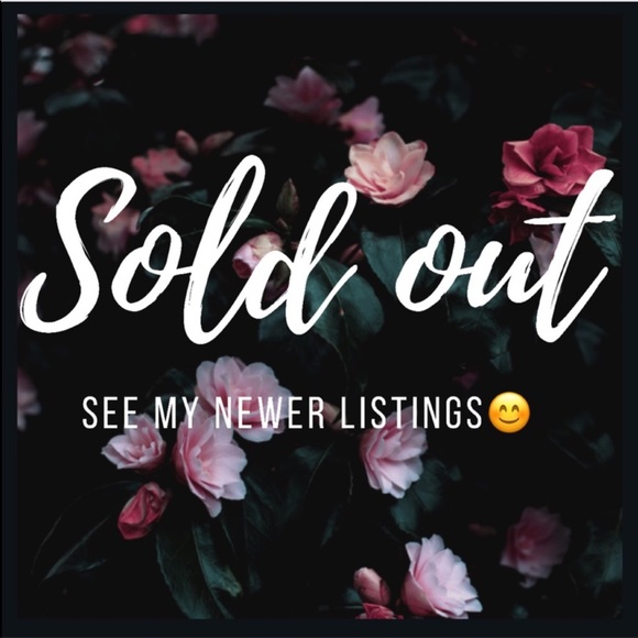 🎀BOUTIQUE ITEM🎀 Tops - Sold